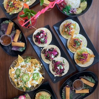 El Takoy - vegan vegetarian tacos, vegetarian lumpia, nachos, hummus, chicken tacos, ahi tuna poke bowl - Hawaiian Near Me - New York, New York El Takoy - vegan vegetarian tacos, vegetarian lumpia, nachos, hummus, chicken tacos, ahi tuna poke bowl - Hawaiian Near Me - New York, New York