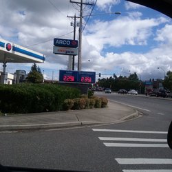 ampm - Price for Gas at Arco. Easy off the freeway 1-5