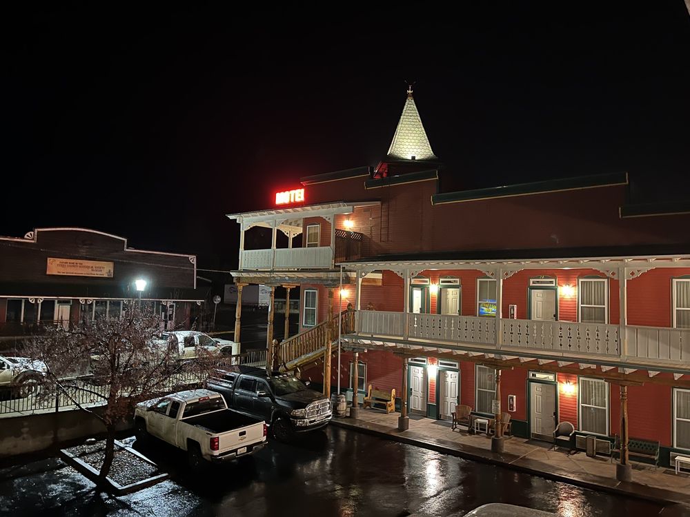 NORTHERN INN Updated October 2024 21 Photos & 21 Reviews 852 S