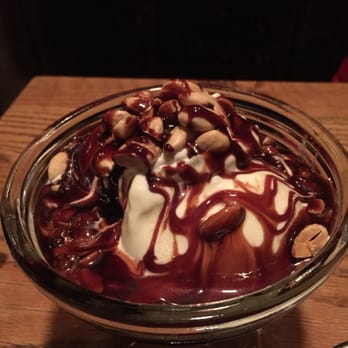 Tam O'Shanter - Ice cream sundae! - Gastropubs Near Me - Los Angeles, California Tam O'Shanter - Ice cream sundae! - Gastropubs Near Me - Los Angeles, California