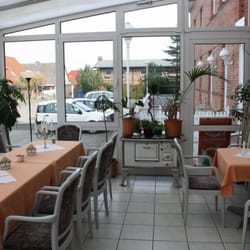Hotel Wohler - Omas Herd und Blick auf den großen Parkplatz