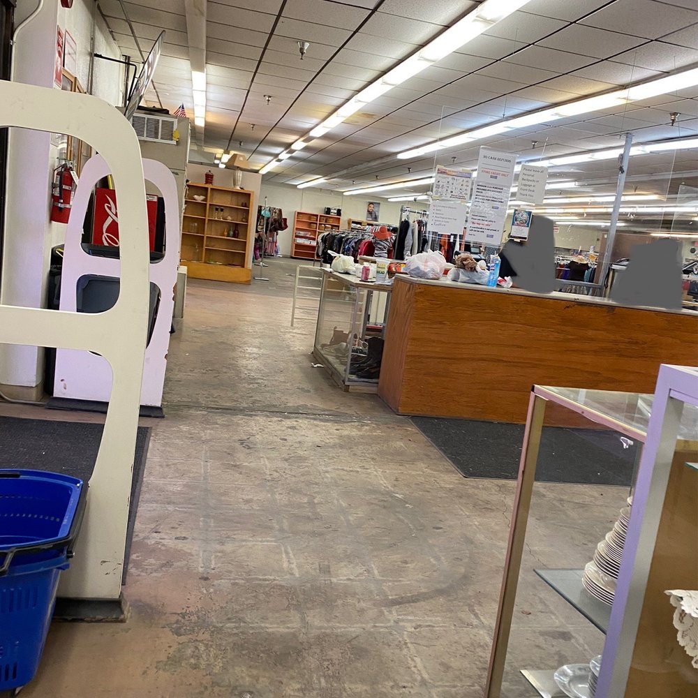 Crossroads Mission - Entrance and checkout counter - Thrift Stores Near Me - Yuma, Arizona Crossroads Mission - Entrance and checkout counter - Thrift Stores Near Me - Yuma, Arizona