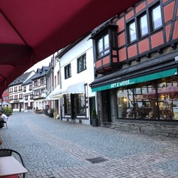 Serena - ... Blick vom Tisch in die Altstadt ...