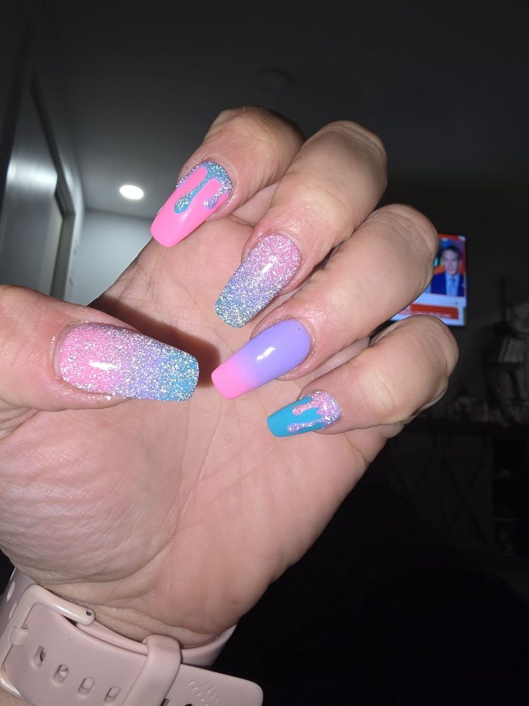 Love Your Nails Logo