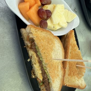 423 Main Bar Grill & Rooftop - Chorizo breakfast sandwich - Burgers Near Me - Rochester, Michigan