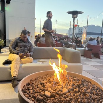 High 5ive Rooftop Bar - Cocktail Bars Near Me - Oakland, California
