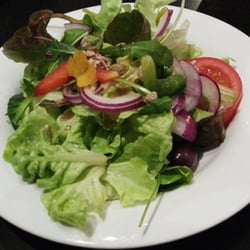 Karyatis - Beilagensalat. Perfekt. Ein leckeres Balsamico-Dressing, Menge von Salat und Dressing sehr gut, hier wurde nichts ertränkt!