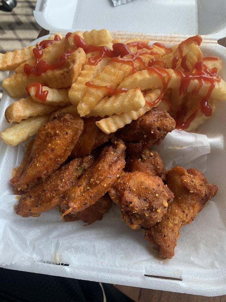 AMERICAN WINGS Updated July 2024 13 Reviews 2316 E 3rd St