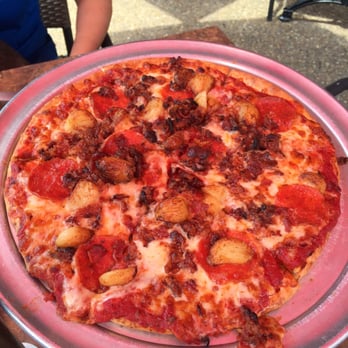 Red Zeppelin Pizza - Small pizza with pepperoni, bacon and roasted garlic. - Pizza Near Me - Baton Rouge, Louisiana Red Zeppelin Pizza - Small pizza with pepperoni, bacon and roasted garlic. - Pizza Near Me - Baton Rouge, Louisiana