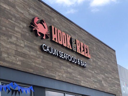HOOK & REEL CAJUN SEAFOOD & BAR - 363 Broadway Mall, Hicksville, New