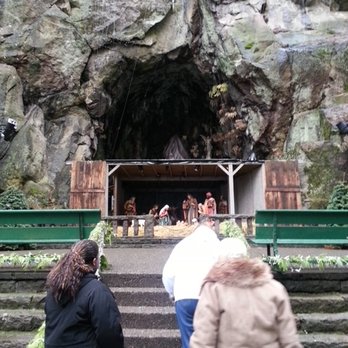 The Grotto - Life-sized Nativity scene at the Grotto in December - Botanical Gardens Near Me - Portland, Oregon The Grotto - Life-sized Nativity scene at the Grotto in December - Botanical Gardens Near Me - Portland, Oregon