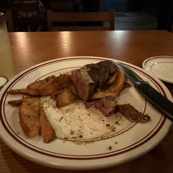Public House - Steak frites and potato wedges - Cocktail Bars Near Me - Bristol, Virginia Public House - Steak frites and potato wedges - Cocktail Bars Near Me - Bristol, Virginia