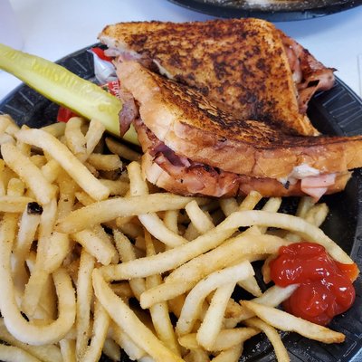 Gus's Good Times Deli by null