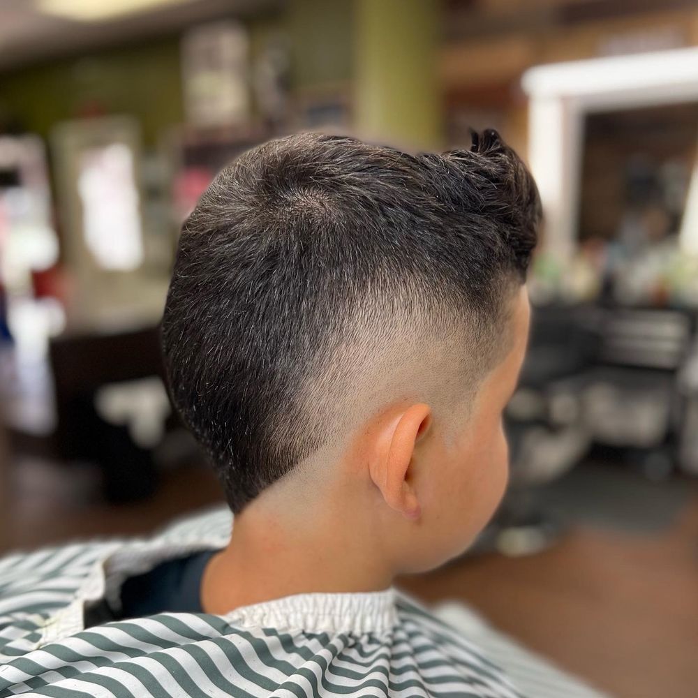 Blue's Barber Shop Logo