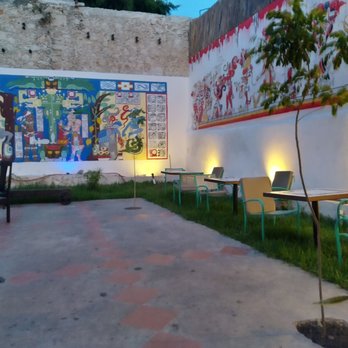 2012 Espacios Mayas - Beautiful outdoor seating - Vegetarian Near Me - Mérida, YUC 2012 Espacios Mayas - Beautiful outdoor seating - Vegetarian Near Me - Mérida, YUC