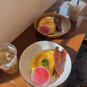 Camp Cove - Scrambled egg on toast w/ thick cut bacon - Cafes Near Me - Sacramento, California Camp Cove - Scrambled egg on toast w/ thick cut bacon - Cafes Near Me - Sacramento, California