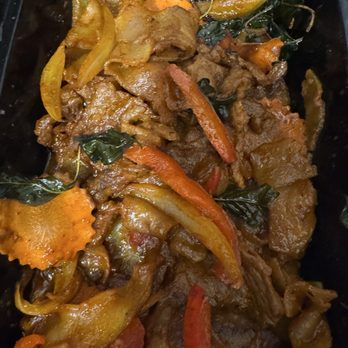 Rustic Spoon - Valley Village - Drunken Noodle weird sauce - Thai Near Me - Valley Village, California