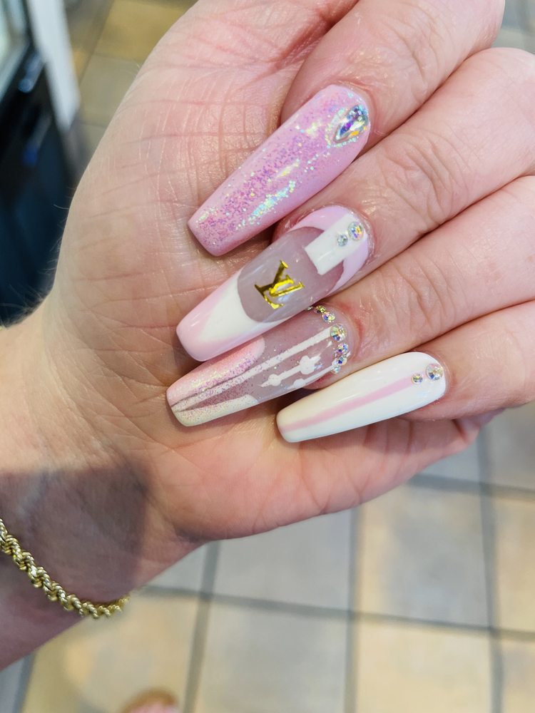 DAVI NAILS AND SPA Updated September 2024 10 Reviews 19975 S