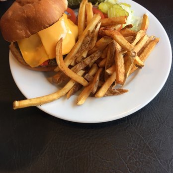 Lindy's Diner - Green Chile cheeseburger - Diners Near Me - Albuquerque, New Mexico
