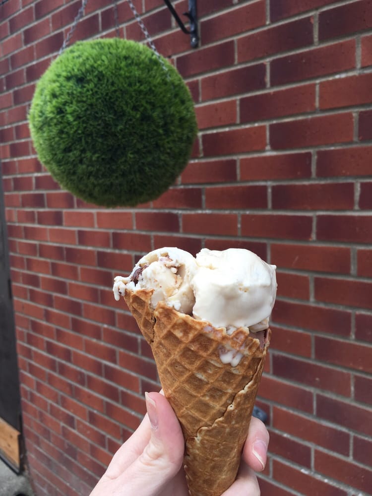 BLYTON ICE CREAM 94 High St, Gainsborough, Lincolnshire, United