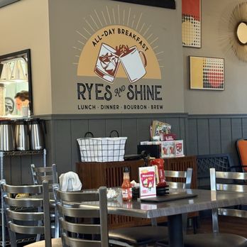 Ryes and Shine - Inside restaurant - Breakfast & Brunch Near Me - Cuyahoga Falls, Ohio
