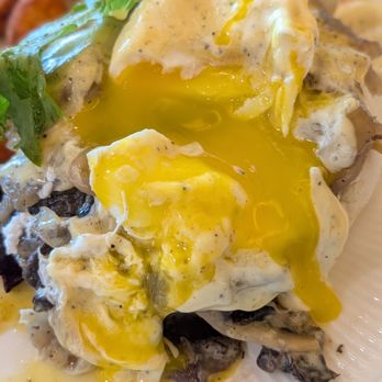 Crack'd Brunch - Perfectly runny benny - Breakfast & Brunch Near Me - Toronto, Ontario Crack'd Brunch - Perfectly runny benny - Breakfast & Brunch Near Me - Toronto, Ontario