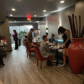 Sado - Sado dining room - Sushi Bars Near Me - St. Louis, Missouri