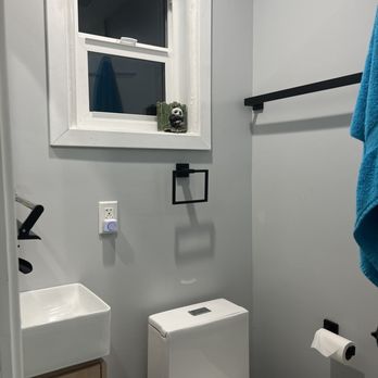 EcoStar Remodeling & Construction - Newly Remodeled Bathroom - General Contractors Near Me - Encino, California