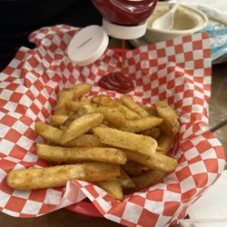 Mountain Room Bar - Huge fries