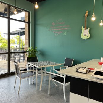 On Pointe Power Bowls - a table and chairs - Acai Bowls Near Me - Wilmington, North Carolina On Pointe Power Bowls - a table and chairs - Acai Bowls Near Me - Wilmington, North Carolina