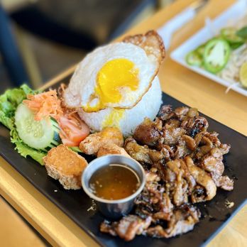 Pho Legend - Charbroiled pork banh mi - Noodles Near Me - Los Angeles, California Pho Legend - Charbroiled pork banh mi - Noodles Near Me - Los Angeles, California