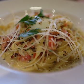 Earls Kitchen + Bar - Canadian (New) Near Me - Toronto, Ontario Earls Kitchen + Bar - Canadian (New) Near Me - Toronto, Ontario