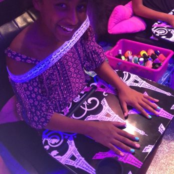 Sparkle Spa Bus - Party Bus Rentals Near Me