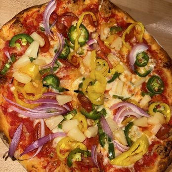 Mootz Pizzeria + Bar - 10" New York Classic with banana peppers, jalapeños, pineapple, raw onion, and pepperoni - Pizza Near Me - Detroit, Michigan