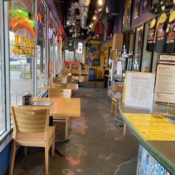Savage Pizza - Empty due to the coronavirus. Dining area - Pizza Near Me - Atlanta, Georgia