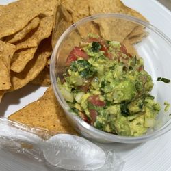 Rivera’s Fresh Market - $5 chips & guac