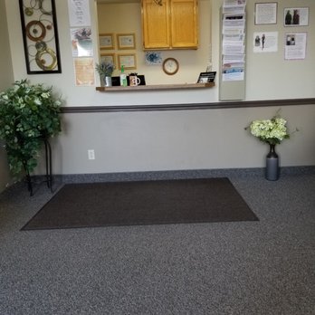 Hales Chiropractic - The receptionist desk upon entering the office. - Chiropractors Near Me - Clearfield, Utah Hales Chiropractic - The receptionist desk upon entering the office. - Chiropractors Near Me - Clearfield, Utah