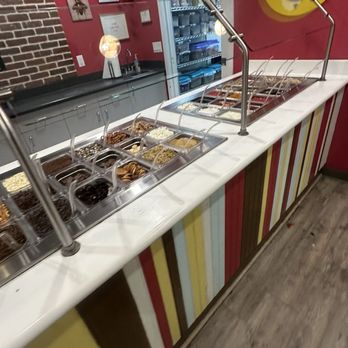 Chiller Bee Frozen Yogurt - Toppings - Ice Cream & Frozen Yogurt Near Me - Spring, Texas Chiller Bee Frozen Yogurt - Toppings - Ice Cream & Frozen Yogurt Near Me - Spring, Texas