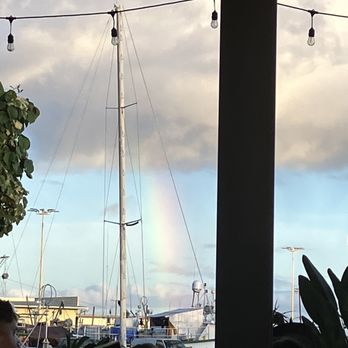 Nico's Pier 38 - Seafood Near Me - Honolulu, Hawaii