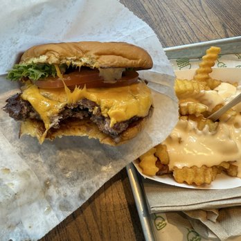 Shake Shack Santa Monica - Burgers Near Me - Santa Monica, California