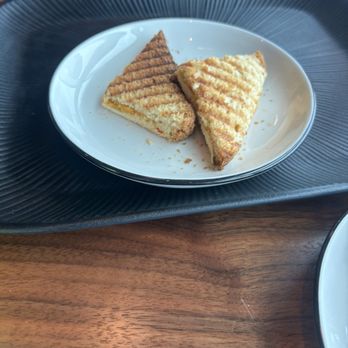 Chase Sapphire Reserve Lounge - Grilled Cheese - Airport Lounges Near Me - Philadelphia, Pennsylvania Chase Sapphire Reserve Lounge - Grilled Cheese - Airport Lounges Near Me - Philadelphia, Pennsylvania