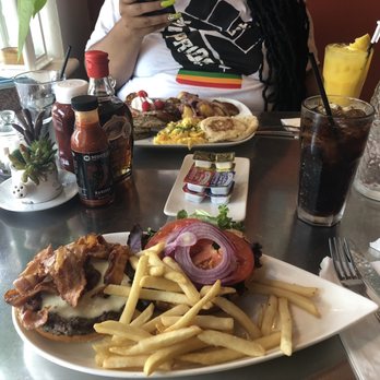 Twist fells point - The Twist Royale and Twist Burger - Mediterranean Near Me - Baltimore, Maryland
