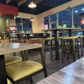 Poke Fuzion - Dining area. - Poke Near Me - Mesa, Arizona