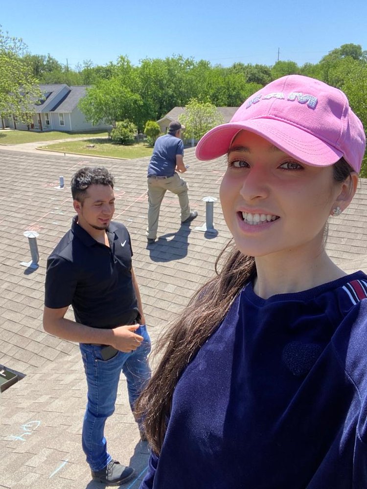 Slide of Vasquez Leon Roofing