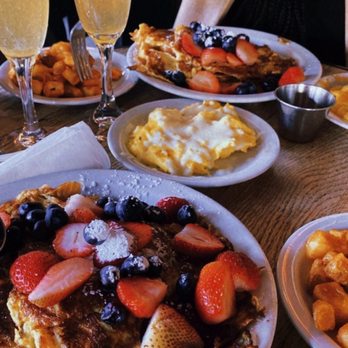 Fratelli Cafe - Croissant French Toast - Coffee & Tea Near Me - Los Angeles, California Fratelli Cafe - Croissant French Toast - Coffee & Tea Near Me - Los Angeles, California