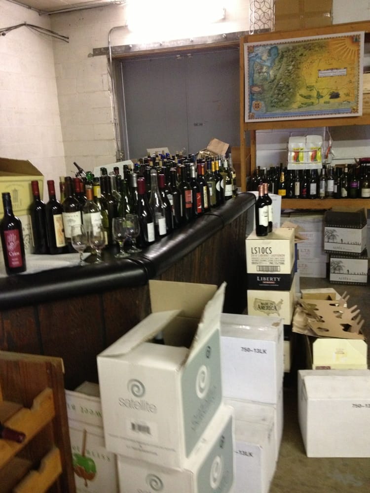 Bright Wines Logo