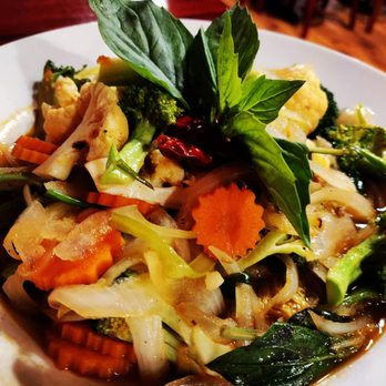 Basil Cafe - Vietnamese Near Me - Appleton, Wisconsin