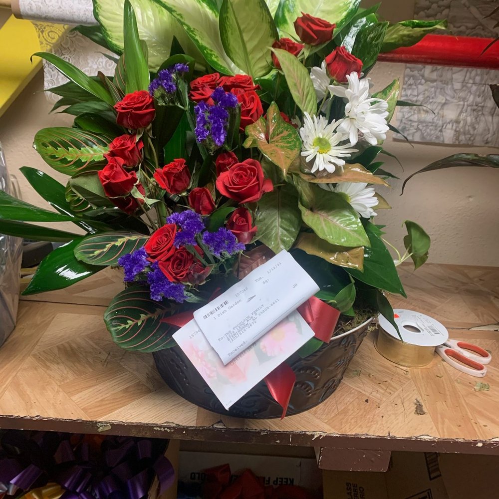 Sandy's Flowers - Customized sympathy arrangement - Nurseries & Gardening Near Me - Birmingham, Alabama Sandy's Flowers - Customized sympathy arrangement - Nurseries & Gardening Near Me - Birmingham, Alabama