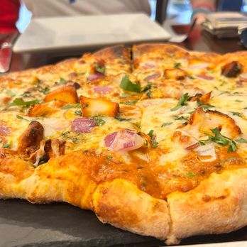 Parivaar Pub - Kashmiri chicken pizza - Indian Near Me - Buffalo, New York