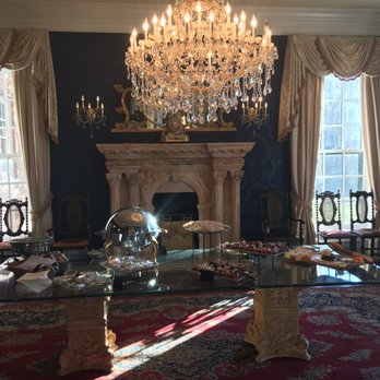 Wilton's Catering - This is an example of a wedding buffet spread! beautiful arrangement was in the Fountainview Mansion in Auburn, AL in 2019. - Caterers Near Me - Loachapoka, Alabama Wilton's Catering - This is an example of a wedding buffet spread! beautiful arrangement was in the Fountainview Mansion in Auburn, AL in 2019. - Caterers Near Me - Loachapoka, Alabama